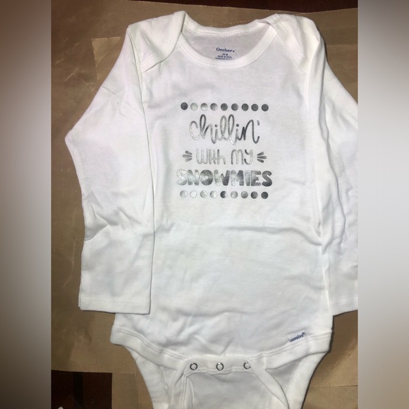 ***CHILLIN’ WITH MY SNOWMIES*** GERBER Baby - Picture 3 of 4